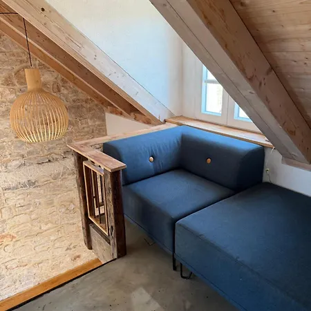 Mirca With Seaview - Charming Stonehouse Apartament *