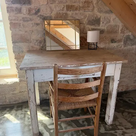 Mirca With Seaview - Charming Stonehouse *