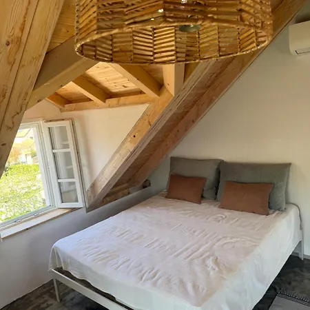 Mirca With Seaview - Charming Stonehouse Appartement Mirce