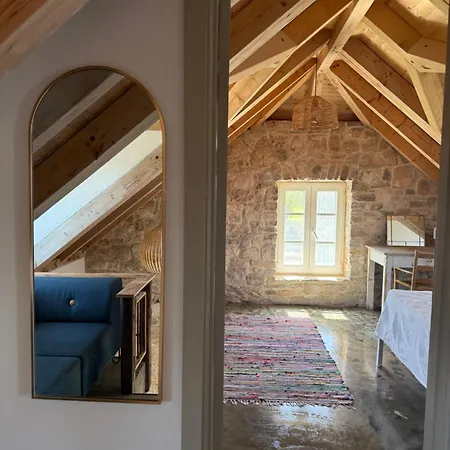 Mirca With Seaview - Charming Stonehouse Apartament