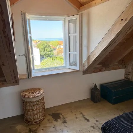 Mirca With Seaview - Charming Stonehouse Mirce